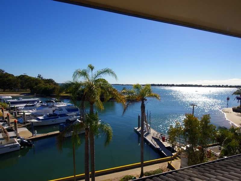 Unit 11/24 Spinnaker Drive, Sandstone Point QLD 4511