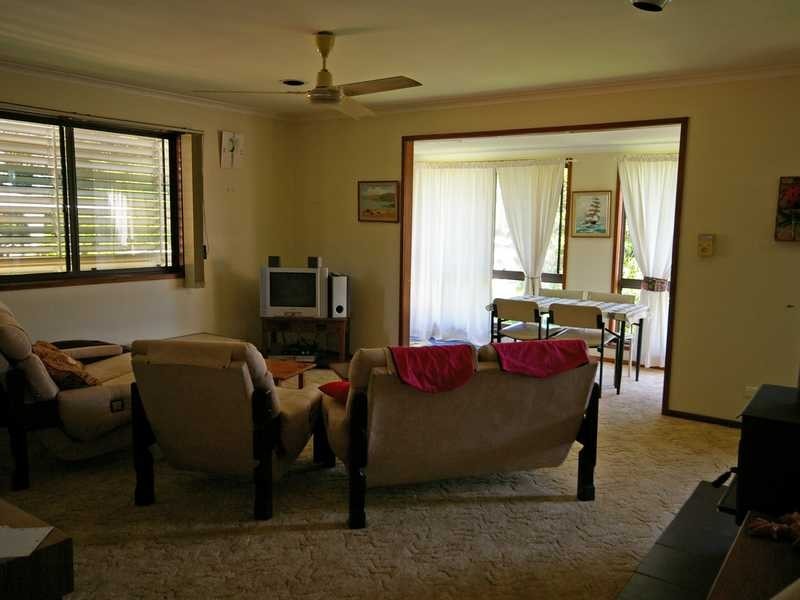 15 Riversleigh Road, Beachmere QLD 4510