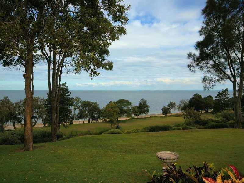 12 Howard Court, Sandstone Point QLD 4511
