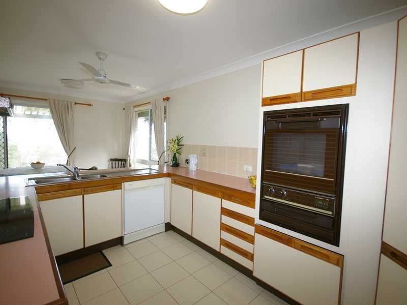 12 Howard Court, Sandstone Point QLD 4511