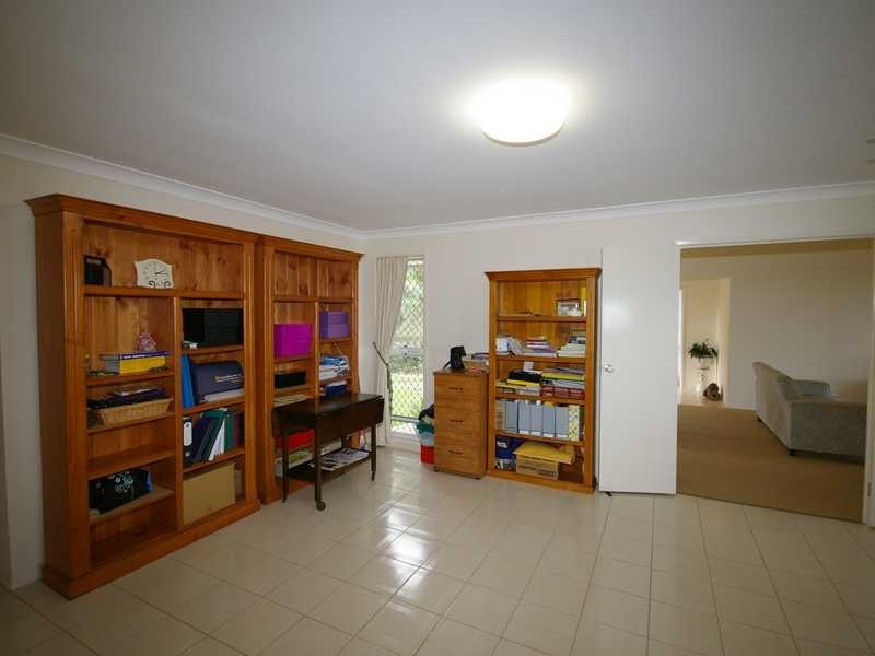 12 Howard Court, Sandstone Point QLD 4511