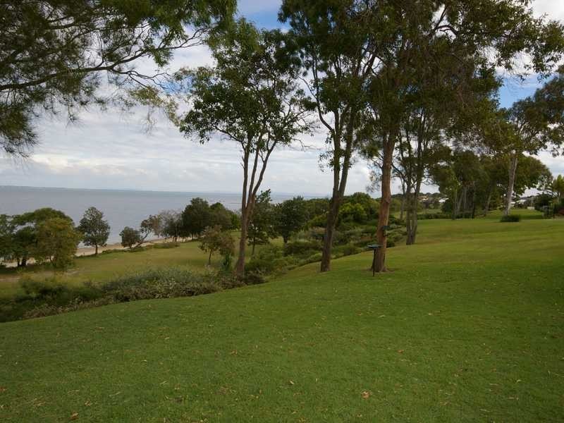 12 Howard Court, Sandstone Point QLD 4511