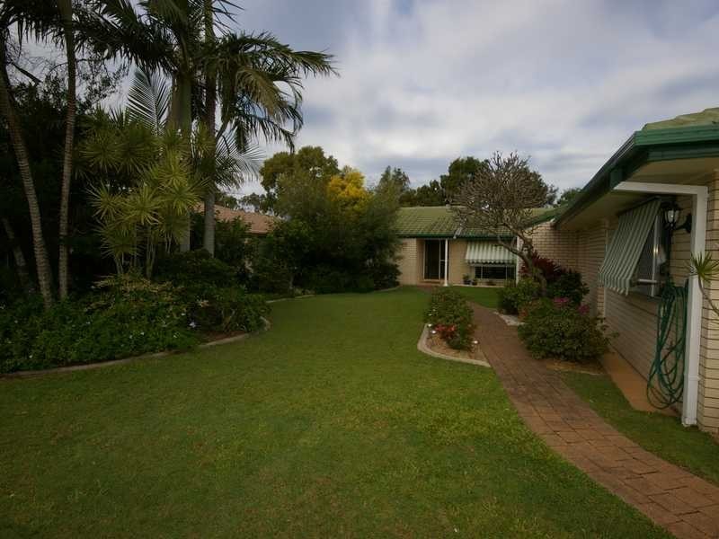 12 Howard Court, Sandstone Point QLD 4511