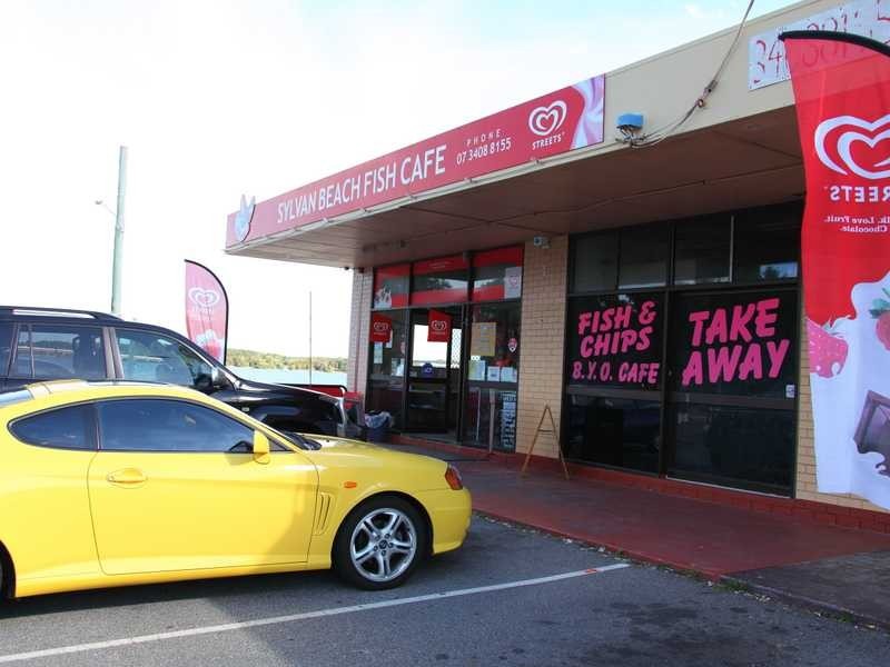5/11-13 Marine Parade Sylvan Beach Fish Cafe, Bellara QLD 4507