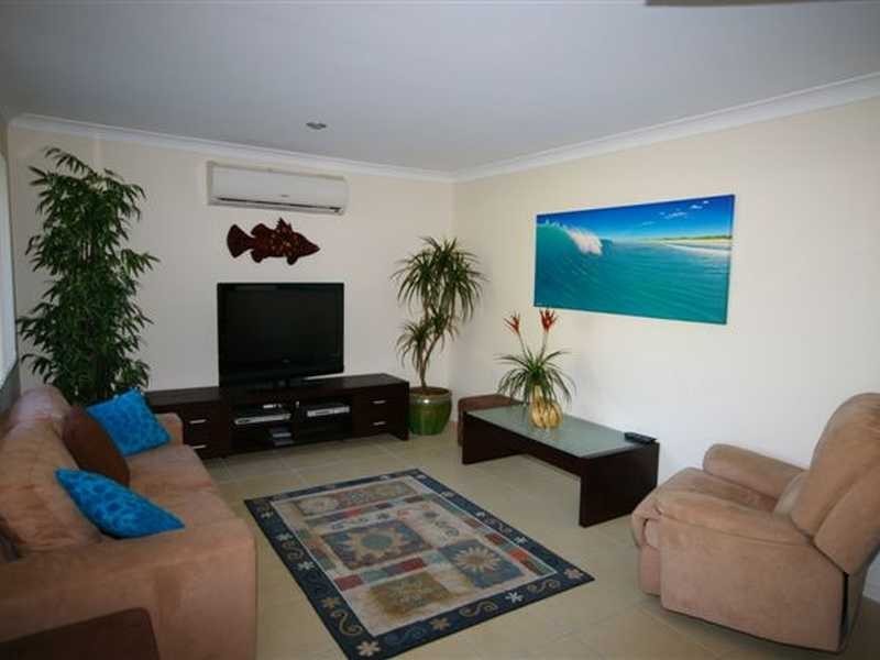 8 Dixon Court, Beachmere QLD 4510