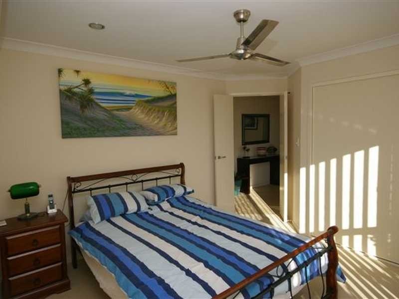 8 Dixon Court, Beachmere QLD 4510