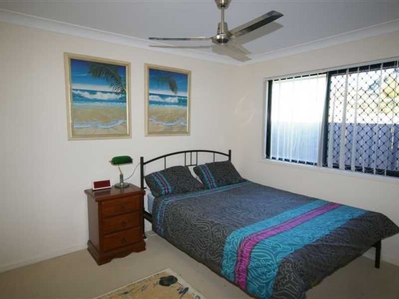 8 Dixon Court, Beachmere QLD 4510