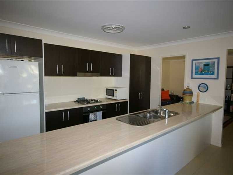 8 Dixon Court, Beachmere QLD 4510