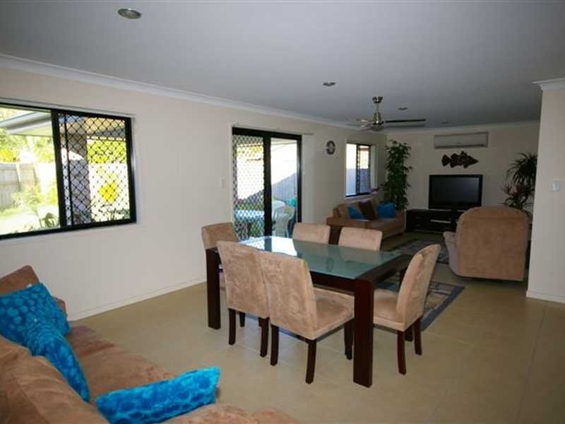 8 Dixon Court, Beachmere QLD 4510