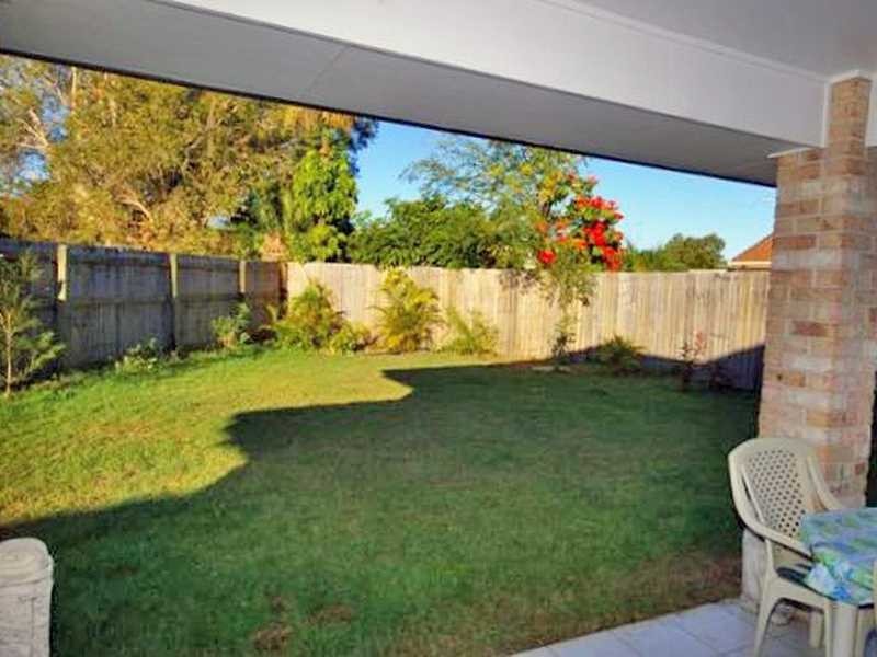 8 Dixon Court, Beachmere QLD 4510