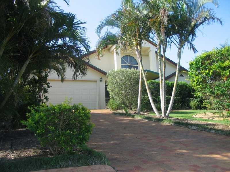 211 Endeavour Drive, Banksia Beach QLD 4507