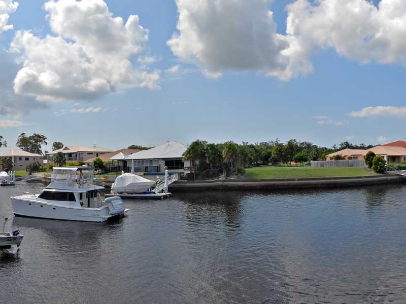 20 Raptor Parade, Banksia Beach QLD 4507