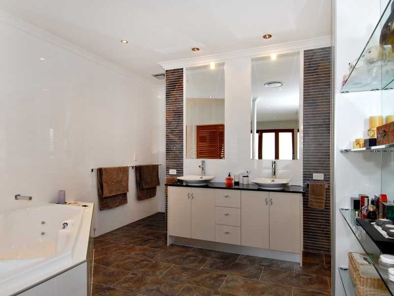 20 Raptor Parade, Banksia Beach QLD 4507