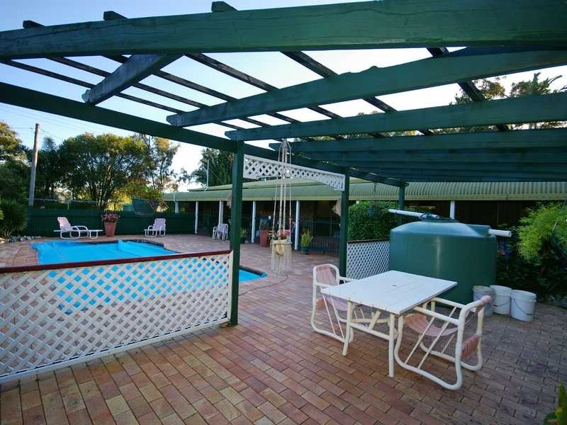 8 Aylward Road, Ningi QLD 4511