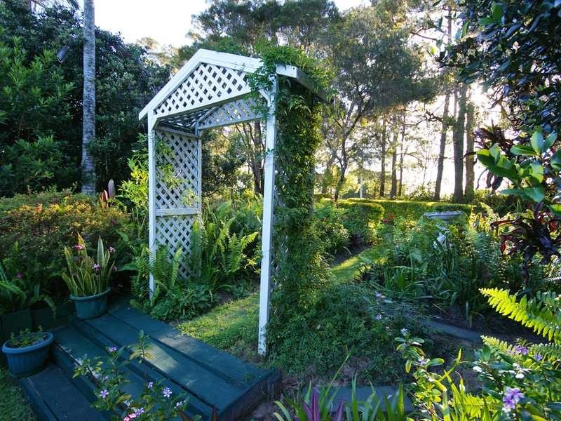 8 Aylward Road, Ningi QLD 4511