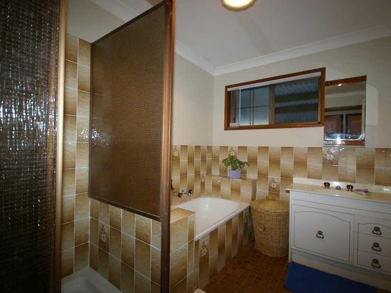 8 Aylward Road, Ningi QLD 4511
