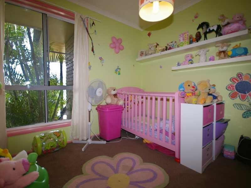 17 Nelson Street, Sandstone Point QLD 4511