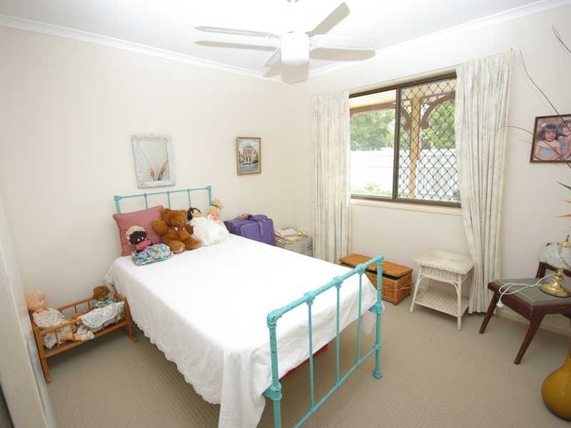 11 Sandpiper Street, Beachmere QLD 4510