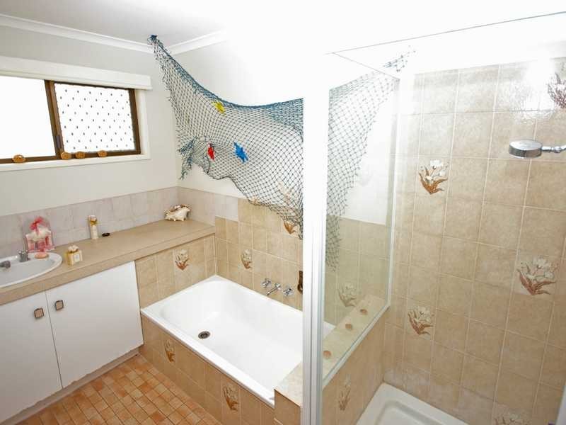 11 Sandpiper Street, Beachmere QLD 4510