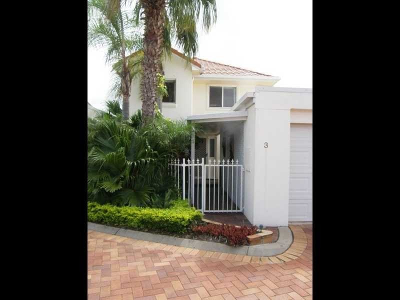 3/18 Spinnaker Drive, Sandstone Point QLD 4511