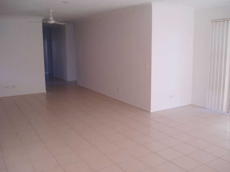 20 Ellis Court, Sandstone Point QLD 4511