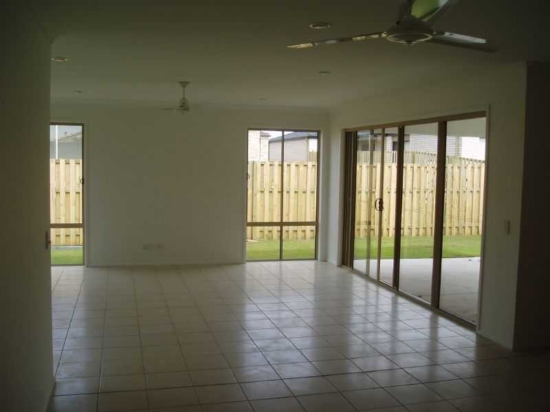 20 Ellis Court, Sandstone Point QLD 4511