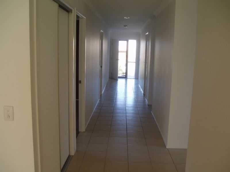 20 Ellis Court, Sandstone Point QLD 4511