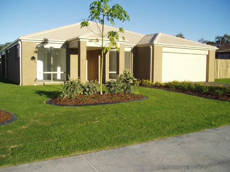 305 Bestman Road, Sandstone Point QLD 4511