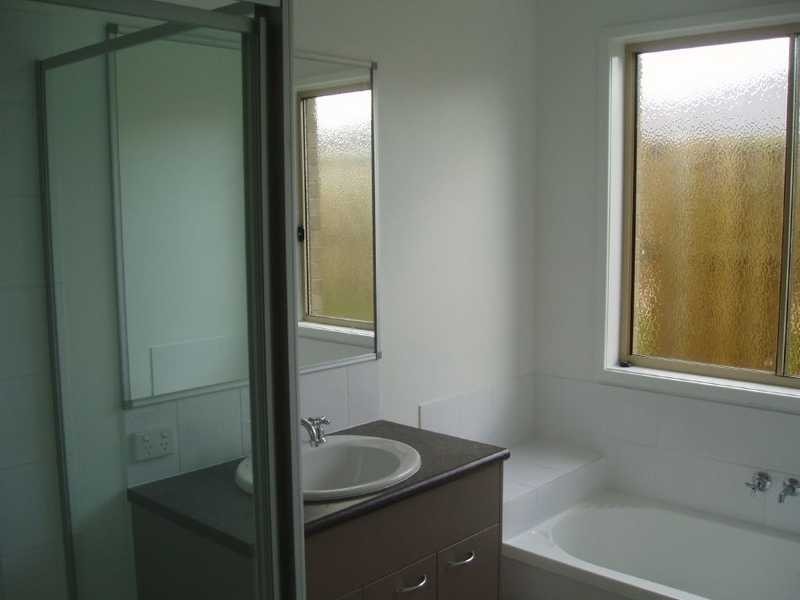 305 Bestman Road, Sandstone Point QLD 4511