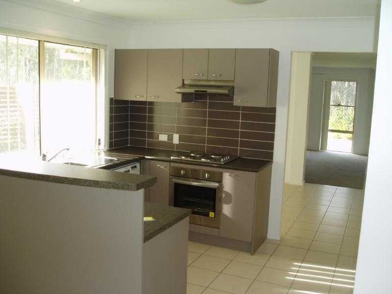 5 Myora Place, Sandstone Point QLD 4511