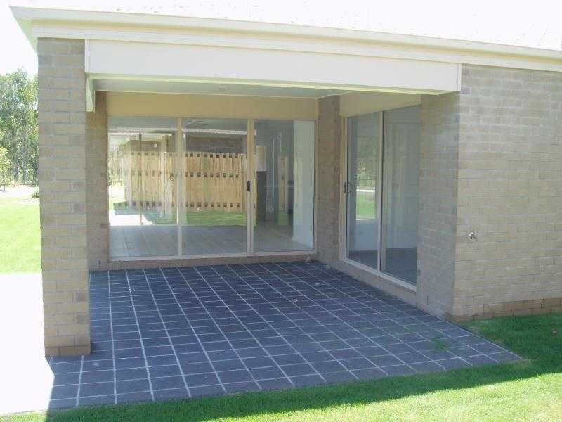 5 Myora Place, Sandstone Point QLD 4511