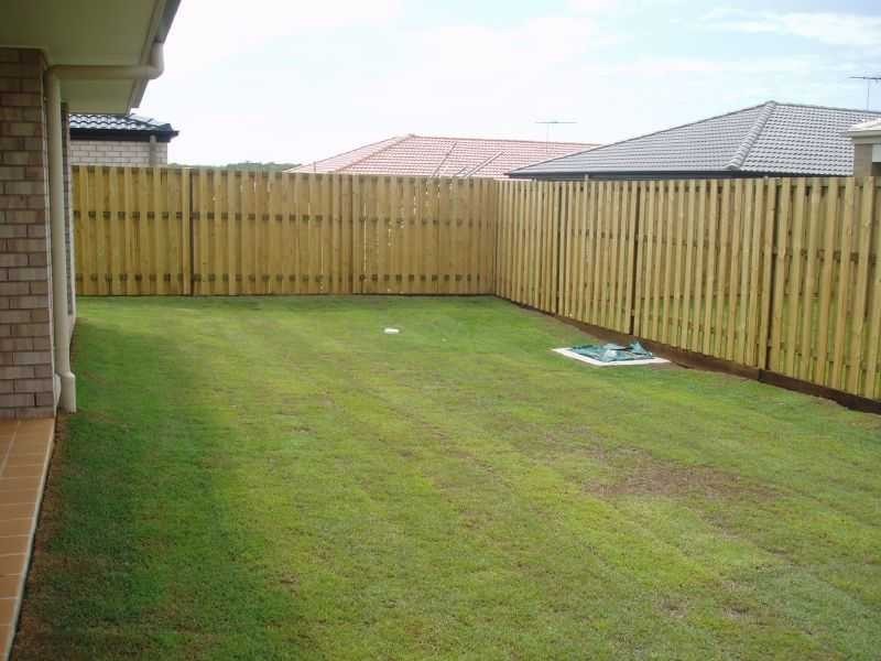 17 Eimeo Place, Sandstone Point QLD 4511