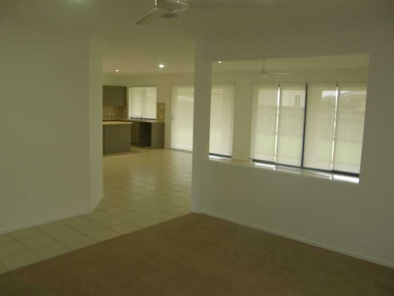 3 Dunwich Court, Sandstone Point QLD 4511