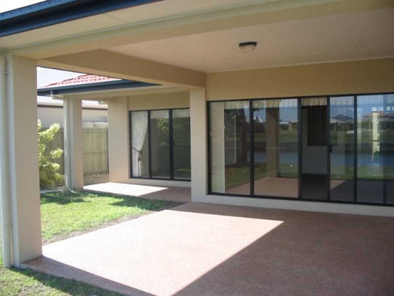 122 Cosmos Ave, Banksia Beach QLD 4507