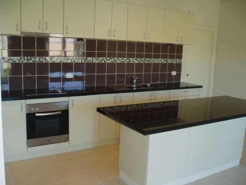 Unit 1/24 Kangaroo Avenue, Bongaree QLD 4507