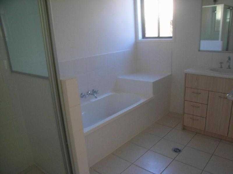 3 Ellis Court, Sandstone Point QLD 4511