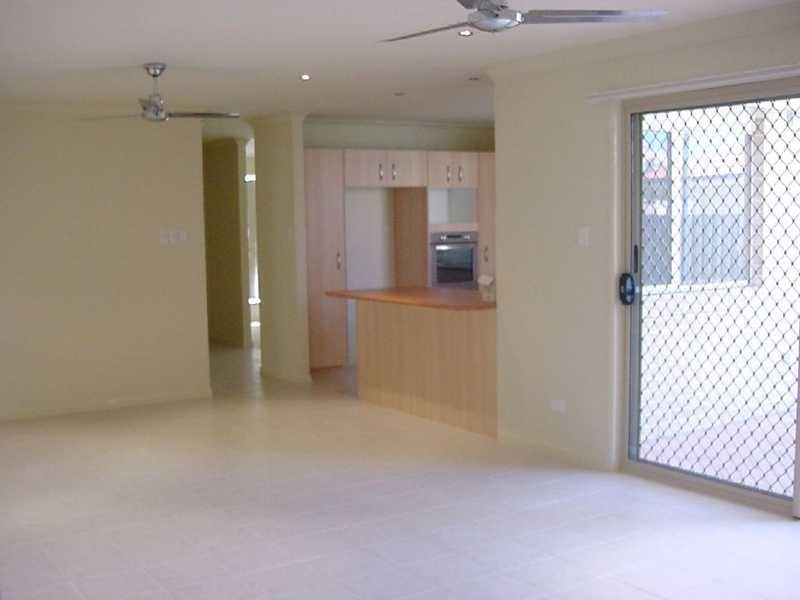 35 Mossman Way, Sandstone Point QLD 4511