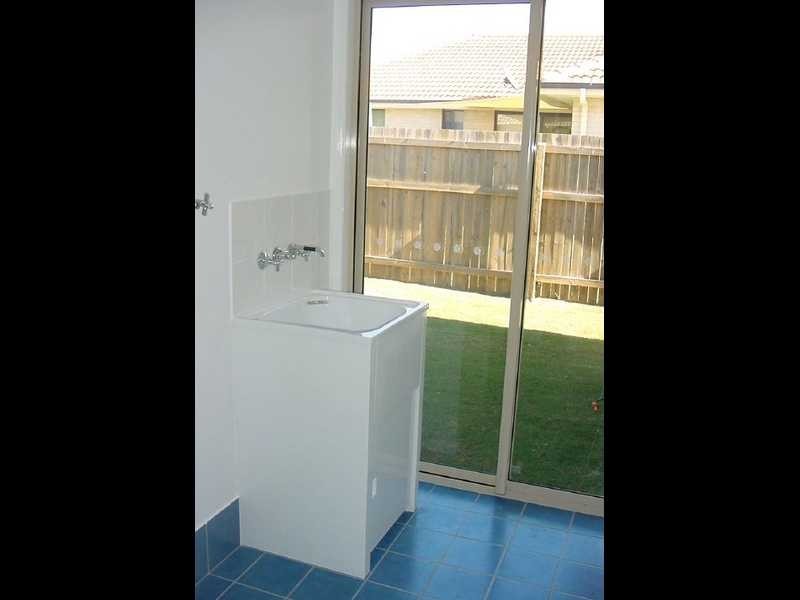 35 Mossman Way, Sandstone Point QLD 4511