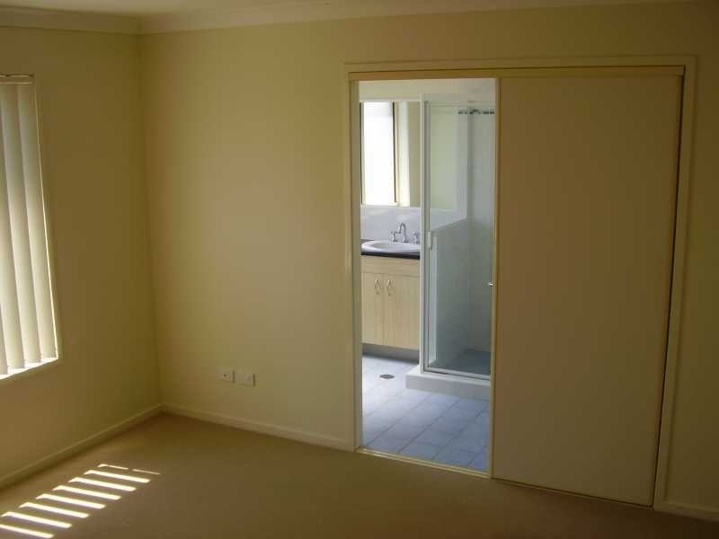 41 Clovelly Street, Sandstone Point QLD 4511