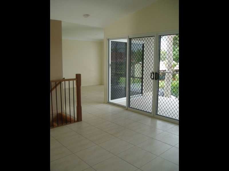 Unit 3/14 Fifth Ave, Bongaree QLD 4507