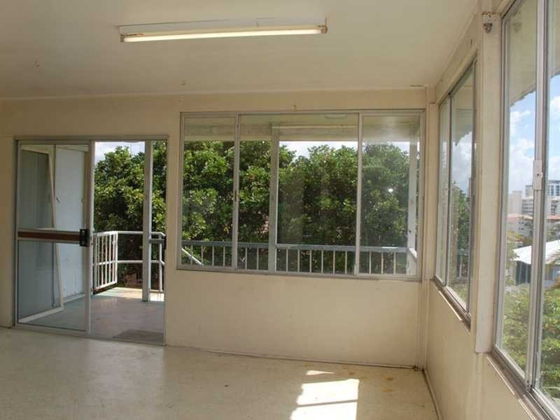 25 Rutledge Street, Coolangatta QLD 4225