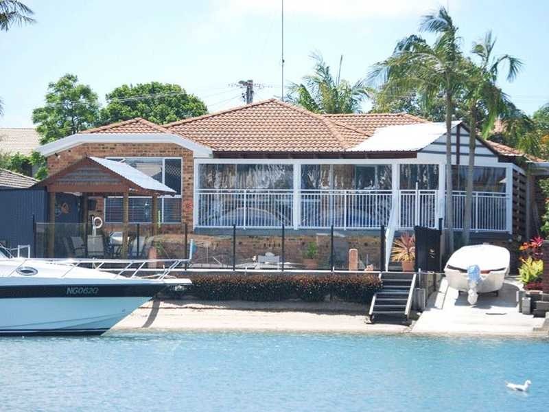 20 Bluewaters Crescent, Tweed Heads NSW 2485