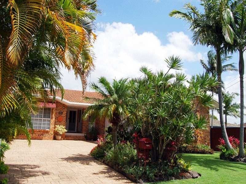 20 Bluewaters Crescent, Tweed Heads NSW 2485