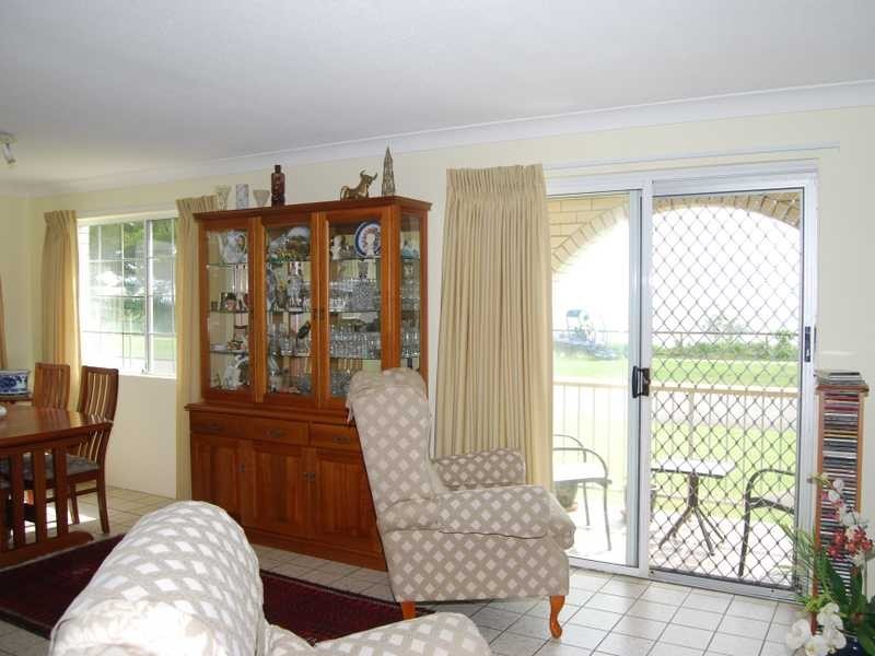 Unit 2/220 Pacific Parade, Bilinga QLD 4225