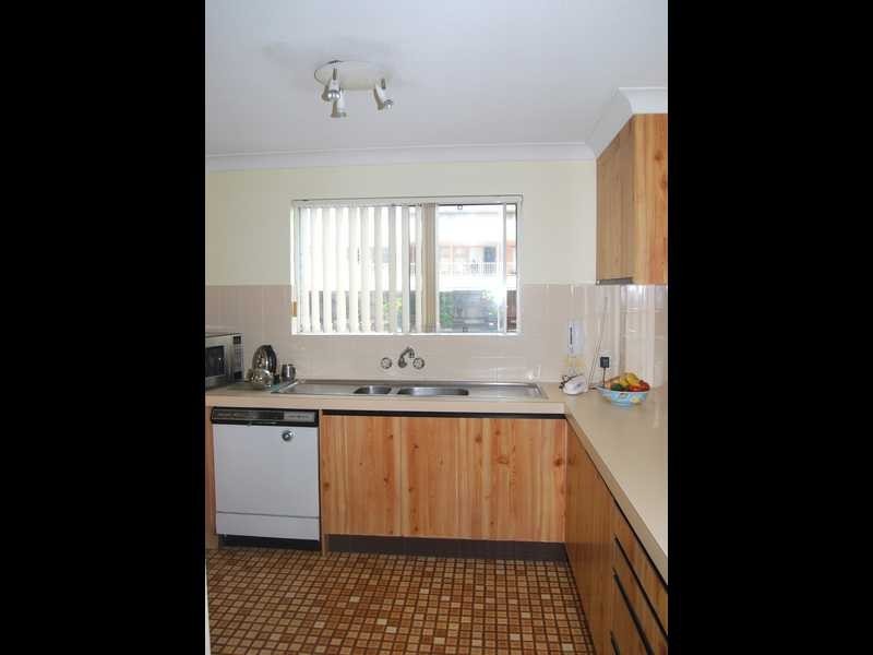 Unit 2/220 Pacific Parade, Bilinga QLD 4225