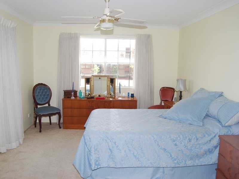 Unit 2/220 Pacific Parade, Bilinga QLD 4225