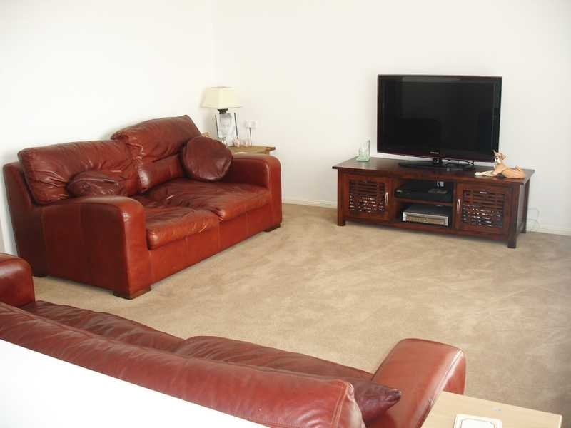 10 Lochlomond Drive, Banora Point NSW 2486