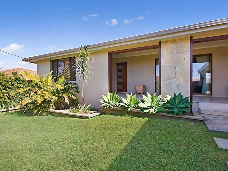 7 Wupawn Place, Banora Point NSW 2486