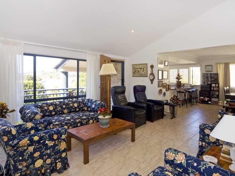 2/2 Daintree Close, Banora Point NSW 2486