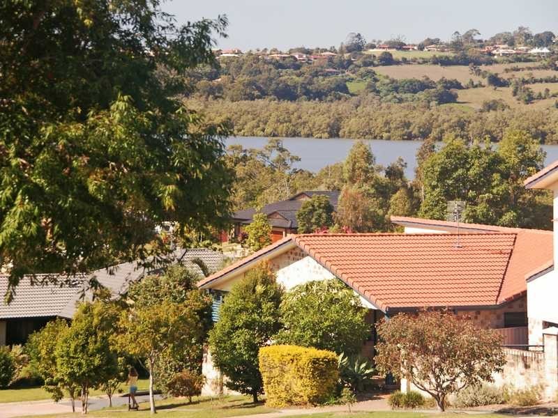 2/2 Daintree Close, Banora Point NSW 2486